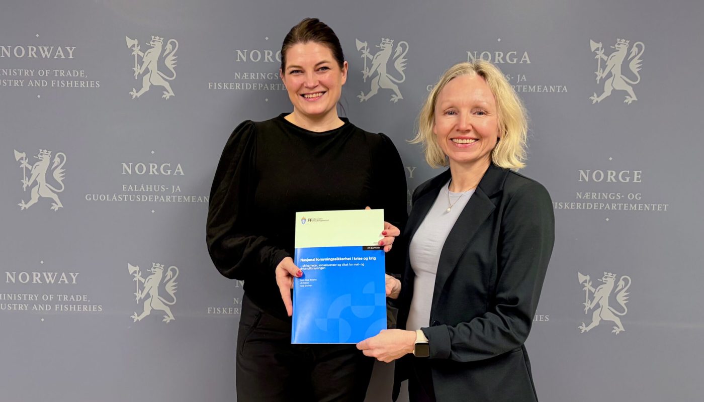 Næringsminister Cecilie Myrseth og sjefsforsker ved FFI Gunn Alice Birkemo