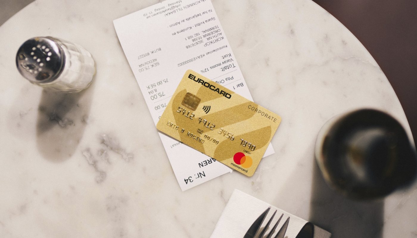 Eurocard_Corporate_card_payment_restaurant-bill