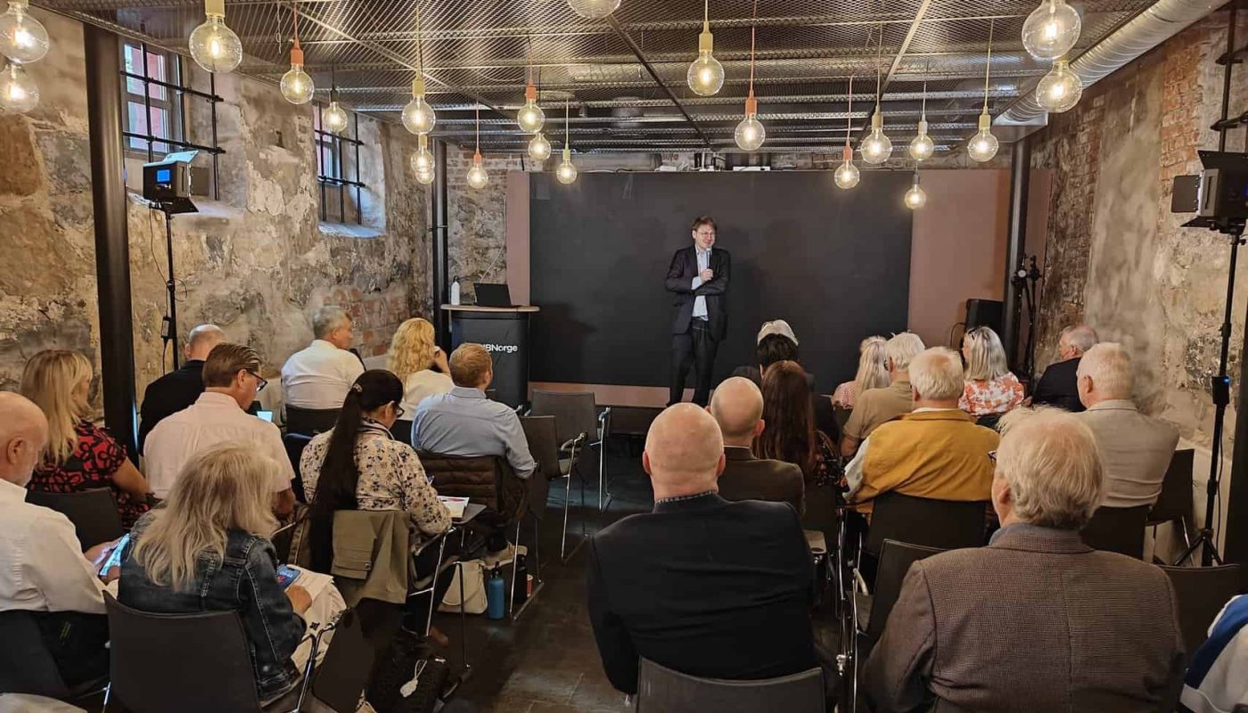 Styreleder i SMB Norge, Karl-Anders Grønland ønsker velkommen til feiring av den internasjonale SMB-dagen, fra nye flotte lokaler.
Foto: Klaus Jakobsen