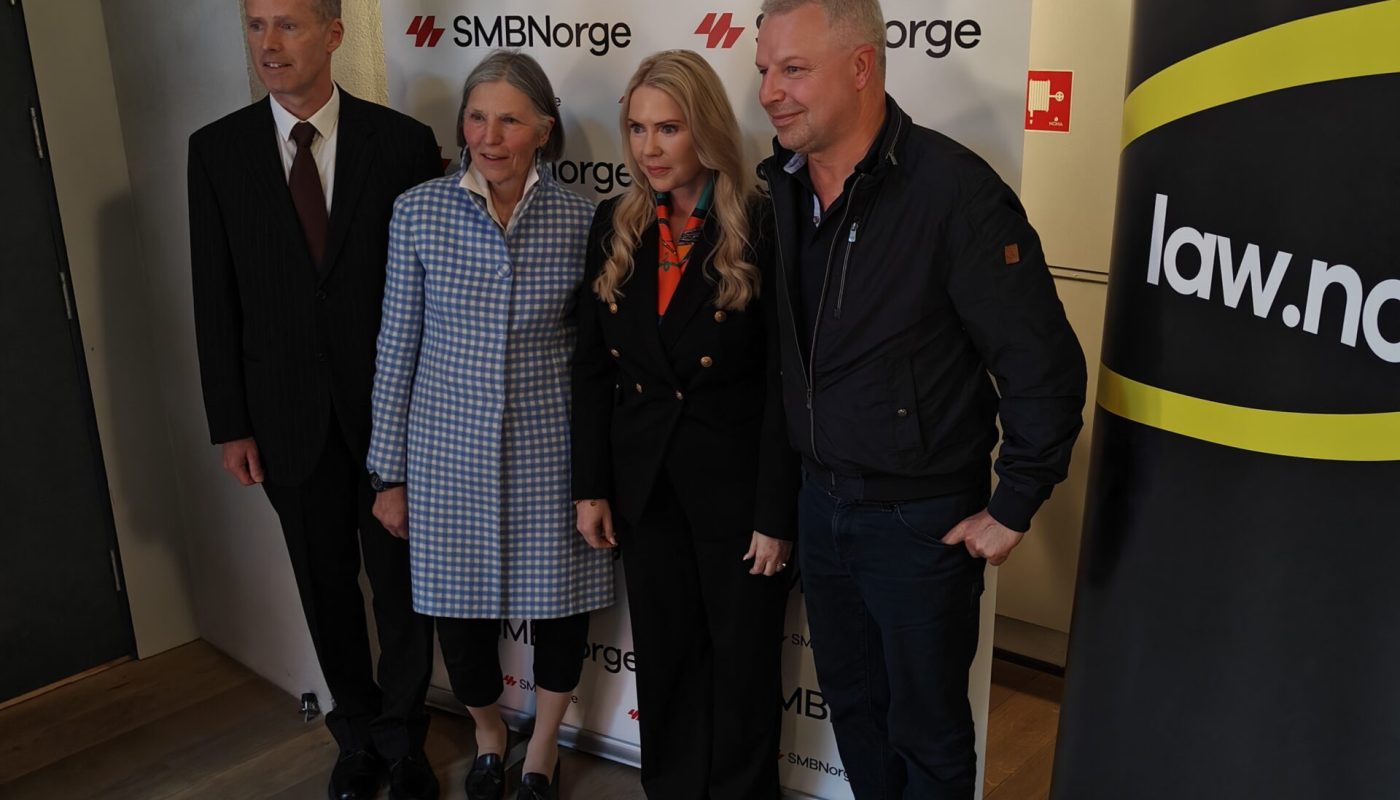 Leif Sandtorv (Law.no), Olaug Brunstad (Brunstad Møbler), Trude Helberg (Law.no) og Lars Oscar Øvstegård, tar kampen mot formuesskatt på arbeidende kapital videre.
Foto: Klaus Jakobsen