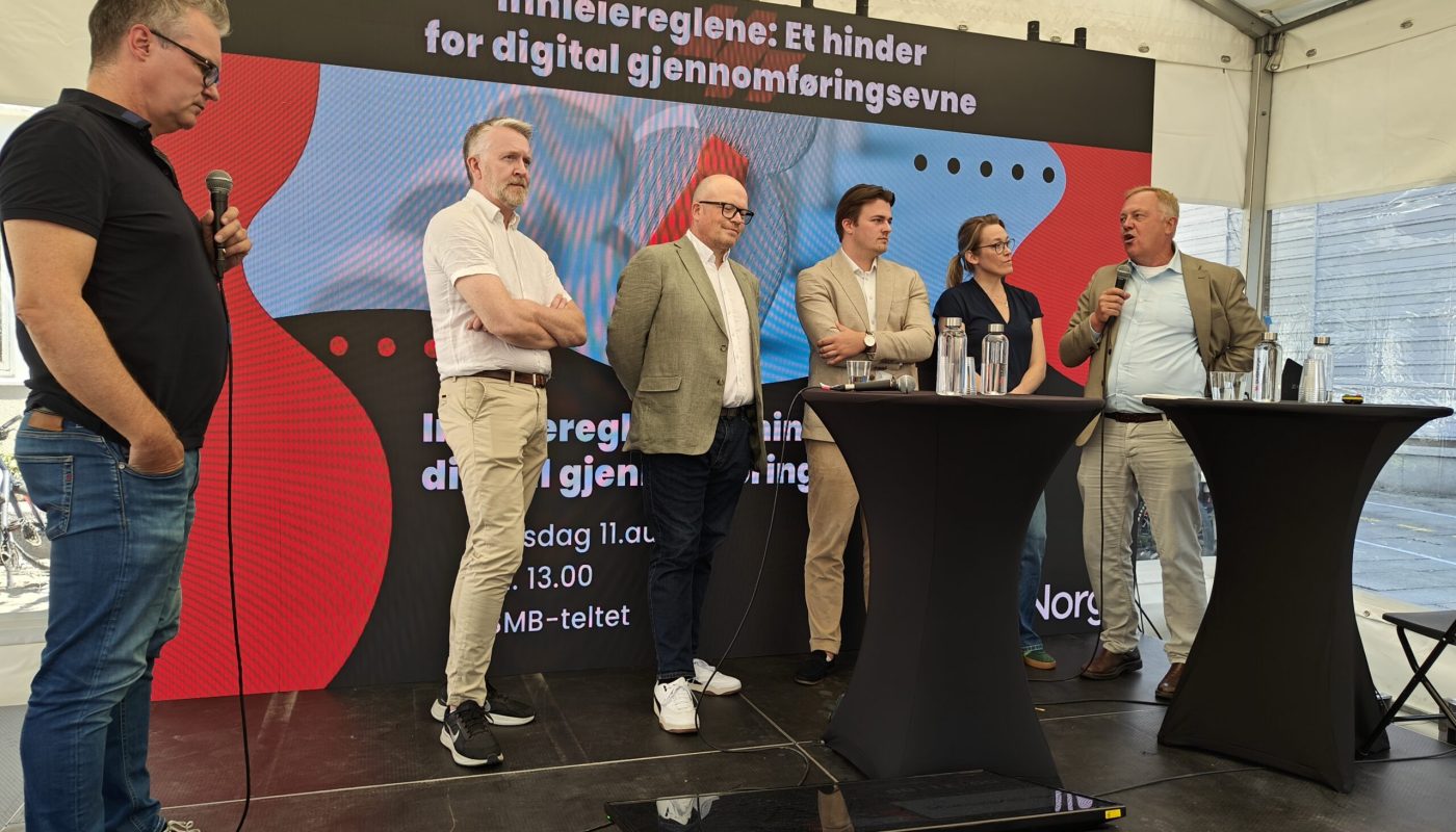 Nicolay Skarning (lengst til høyre) under debatt hos SMB Norge og Norsk Konsulentallianse under Arendalsuka 2026.
Foto: Klaus Jakobsen