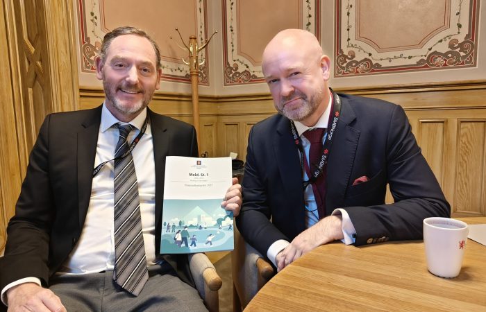 Sjeføkonom i SMB Norge, Terje Strøm, og administrerende direktør i SMB Norge, Jørund Rytman, er skuffet over regjeringens forslag til statsbudsjett 2027. Det er lite hjelp å finne til hverdagsnæringslivet i budsjettet.
Foto: Klaus Jakobsen