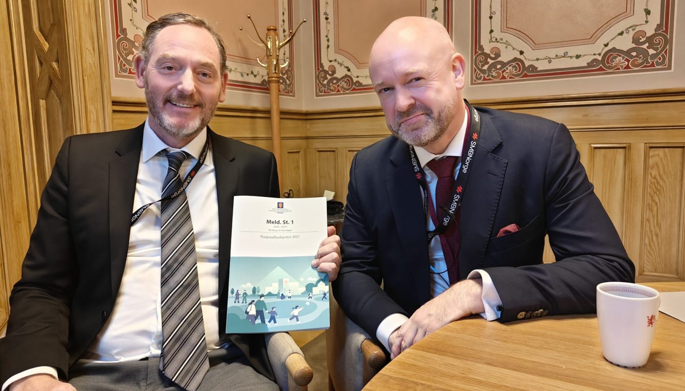 Sjeføkonom i SMB Norge, Terje Strøm, og administrerende direktør i SMB Norge, Jørund Rytman, er skuffet over regjeringens forslag til statsbudsjett 2027. Det er lite hjelp å finne til hverdagsnæringslivet i budsjettet.
Foto: Klaus Jakobsen