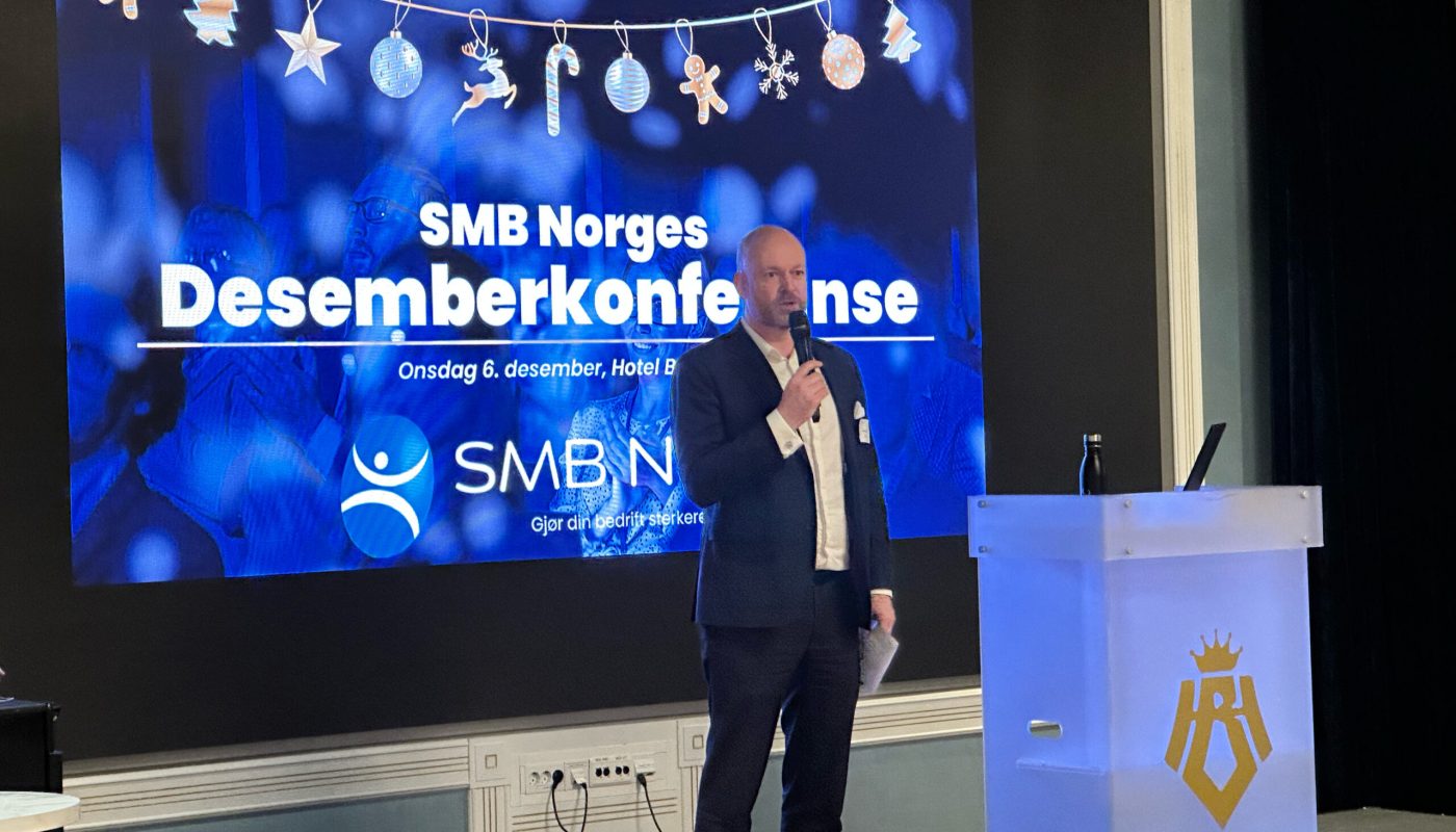 Administrerende direktør i SMB Norge, Jørund H. Rytman, ønsker deltagerne velkommen til Desemberkonferansen.
