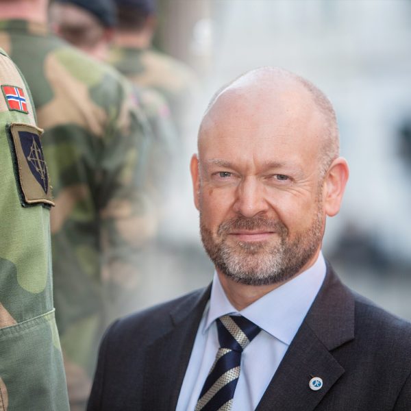 Administrerende direktør i SMB Norge, Jørund H. Rytman, syns det er fantastisk at Forsvaret skal benytte lokale SMB-ere mer.