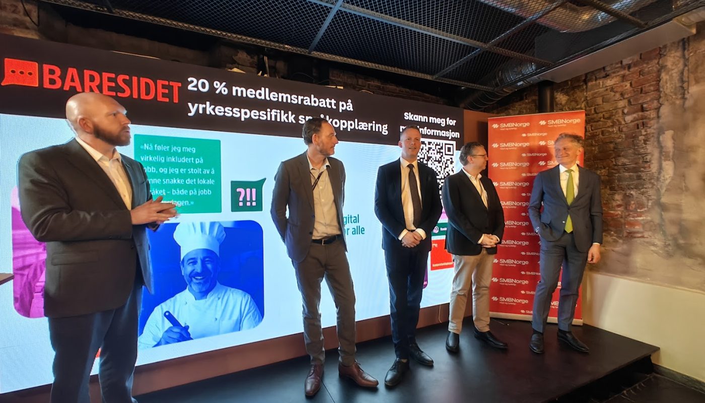Lars Petter Solås (konferansier), Terje Strøm (Sjeføkonom SMB Norge), Pål Arne Davidsen ( Partner Rud Pedersen), Ulf Leirstein (tidligere stortingsrepresentant og medlem av Nordisk Råd, nå SMB Norge), og Thomas Nordby (Partner Advokatbyrå Schjødt) under internasjonalt forum.

Foto: Klaus Jakobsen