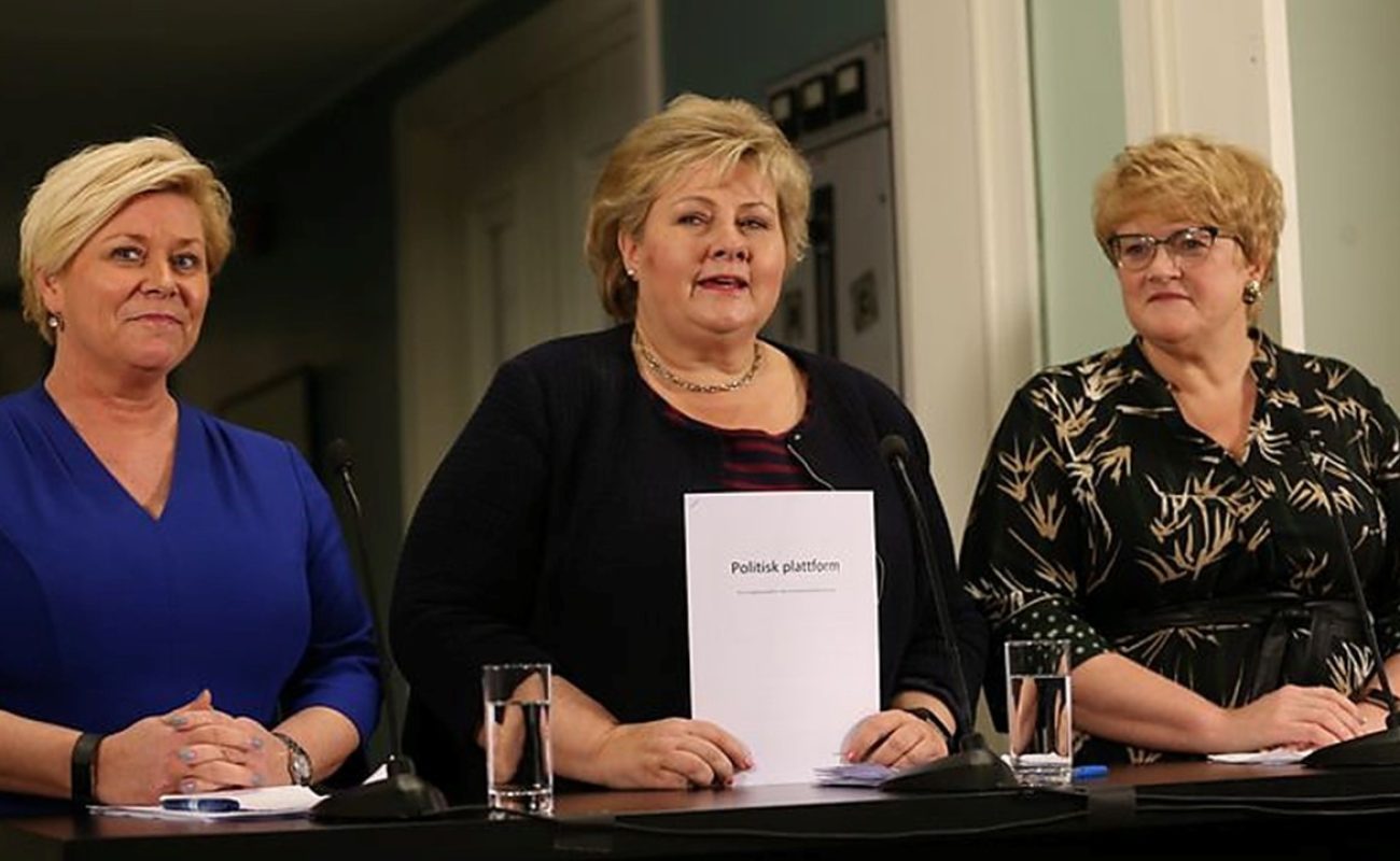 Partilederne Erna Solberg (H), Siv Jensen (Frp) og Trine Skei Grande (V) setter søkelys på Regjeringens politiske plattform.