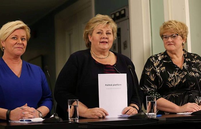 Partilederne Erna Solberg (H), Siv Jensen (Frp) og Trine Skei Grande (V) setter søkelys på Regjeringens politiske plattform.