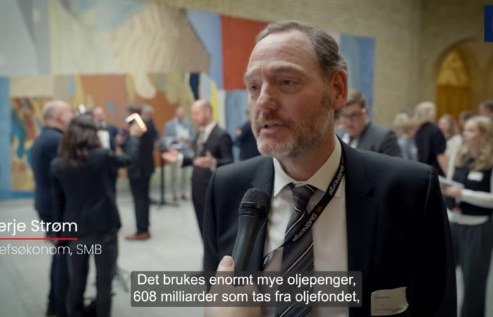 Til tross for at regjeringen henter hele 608 milliarder kroner fra pensjonsfondet, for å komme i mål med neste års statsbudsjett, er det på mange vis et gjerrig budsjett overfor næringslivet, sier Terje Strøm, sjeføkonom i SMB Norge. Se kort video fra Stortinget.

Foto: Andreas Reinhardt