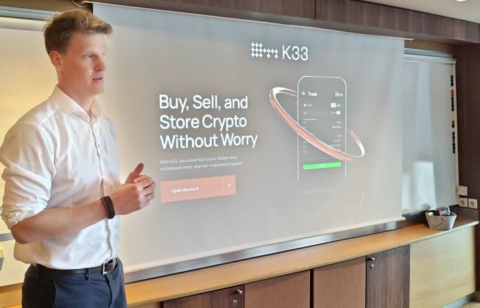 Torbjørn Bull Jenssen, gründer og eier av K33, under en presentasjon ved årets gründer og investorcruise.
Foto: Klaus Jakobsen