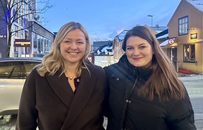Arbeids- og inkluderingsminister Kjersti Stenseng og næringsminister Cecilie Myrseth under besøket i Tromsø