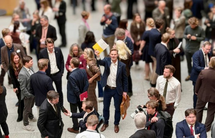 Adm.dir i TEK Norge Øyvind Husby i Vandrehallen på budsjettdagen. TEK Norge