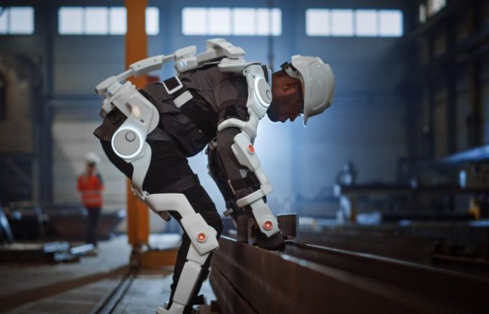 exskallerate-exoskeletons_i-Botics_TNO-1024x576