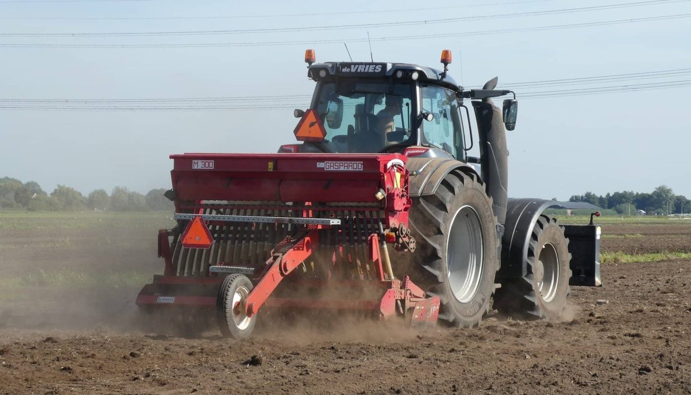 tractor-3859930_1920